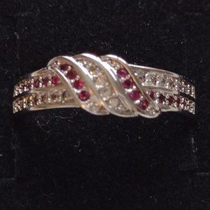 Costume ring - with rhinestones - rose and crystal knot ring.